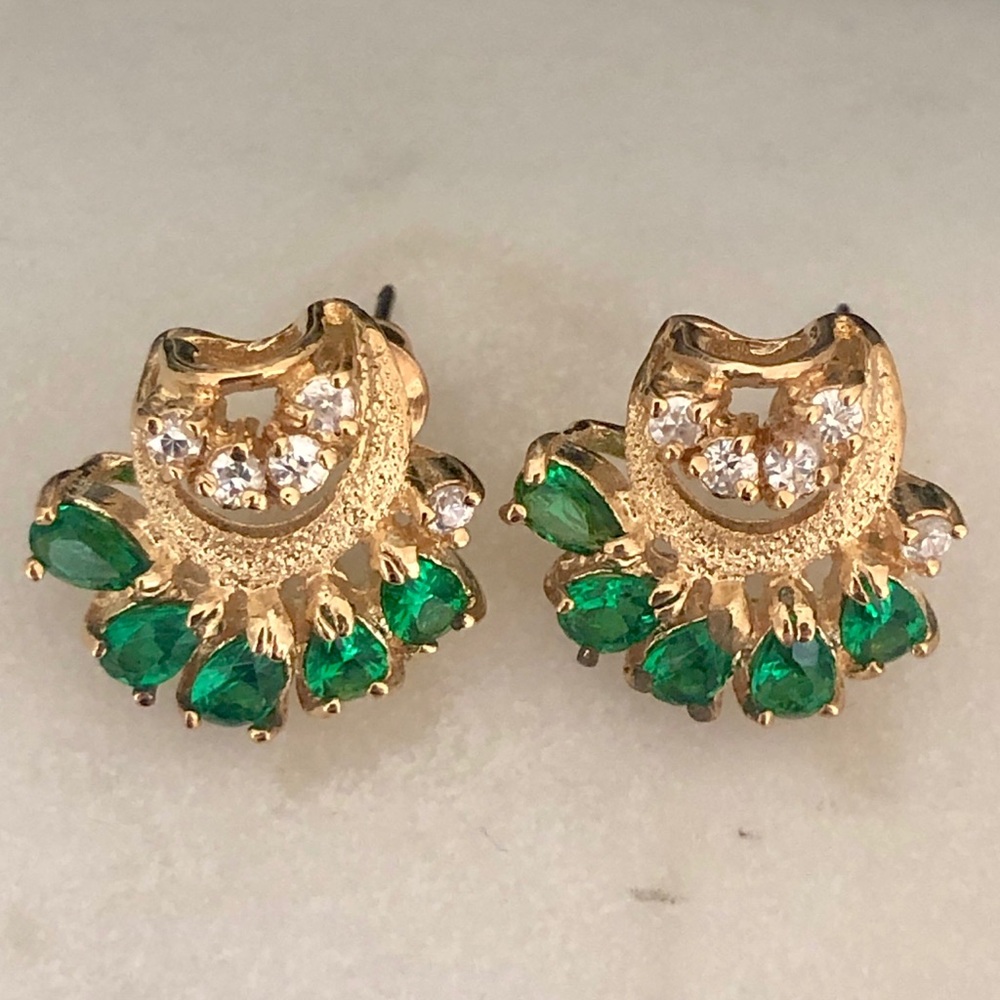 Elegant Gold and Green Earrings